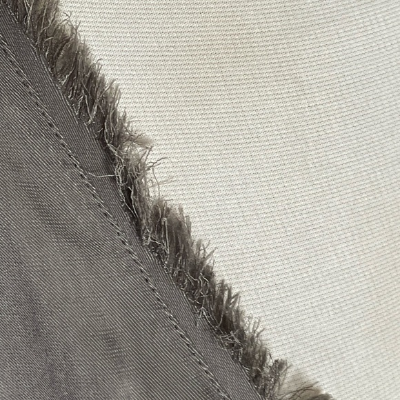 KLd v neck top - Picture 5 of 5